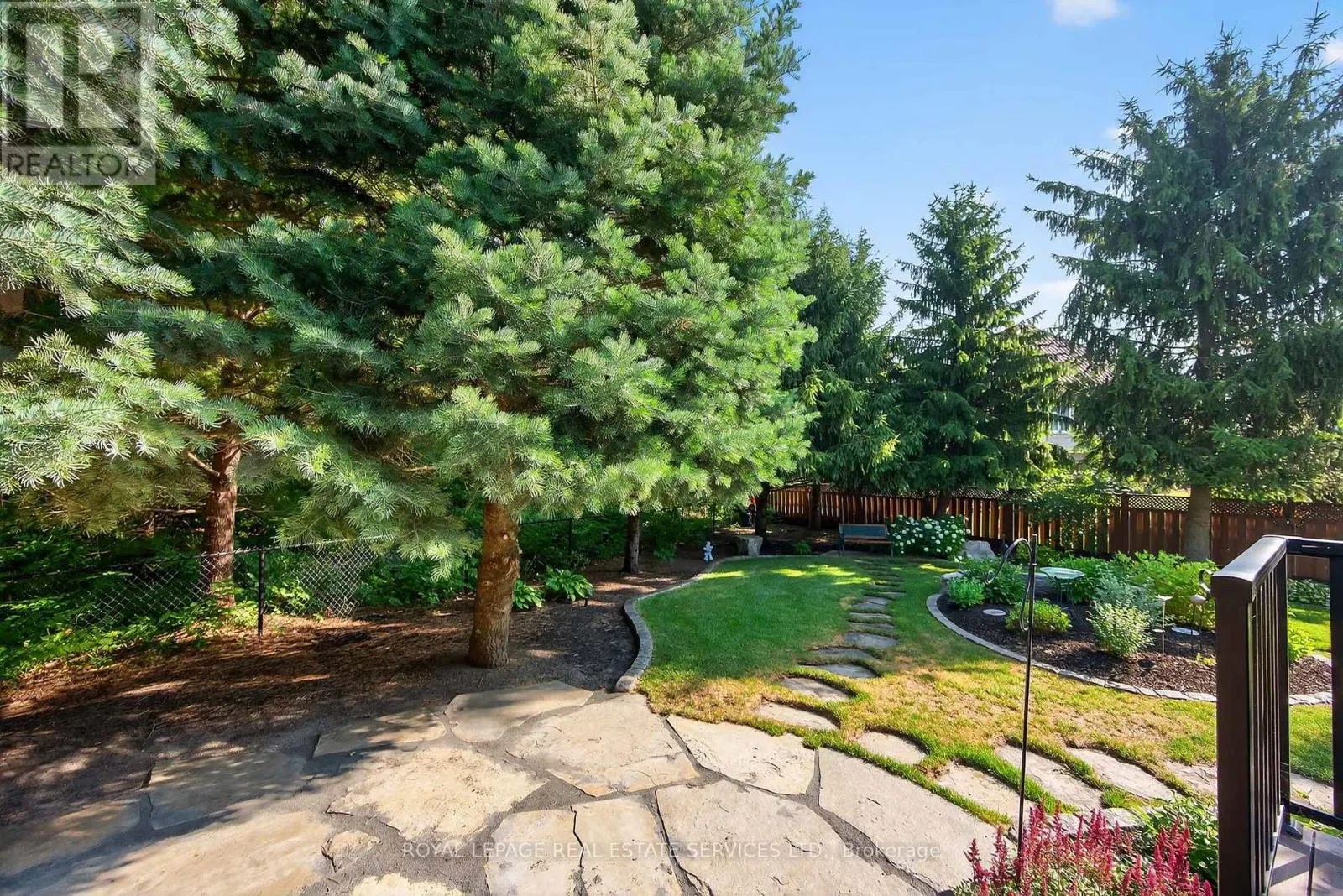17 NORTHWOOD DRIVE