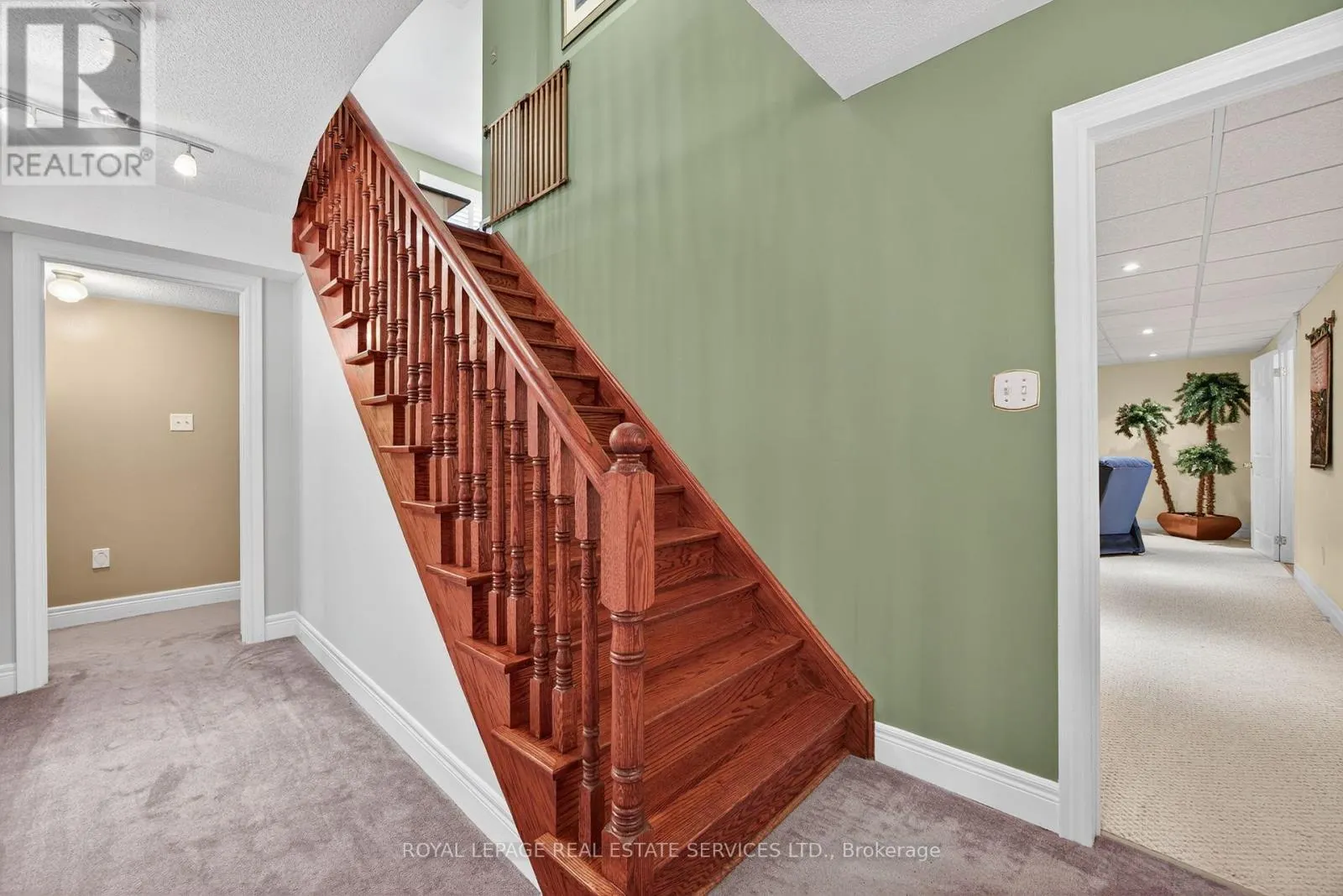 17 NORTHWOOD DRIVE