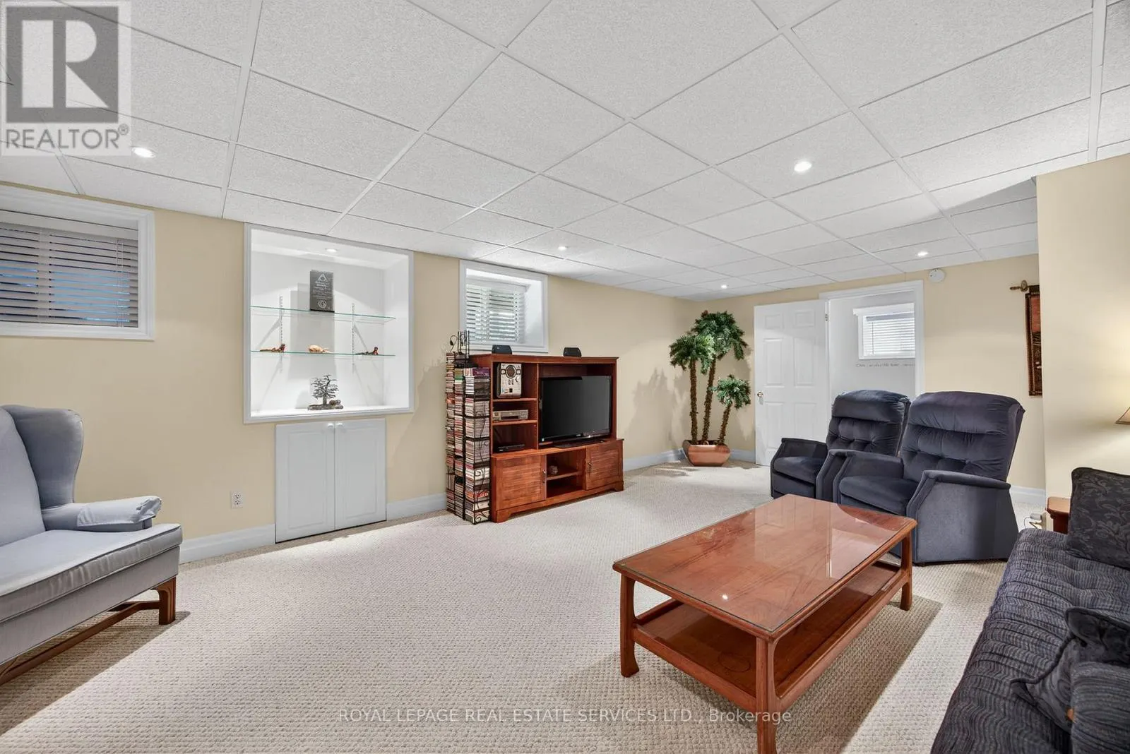 17 NORTHWOOD DRIVE
