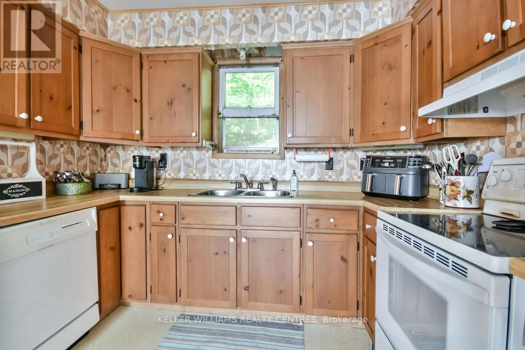 379 CHAMPLAIN ROAD