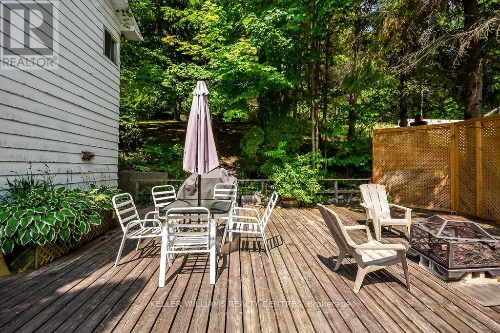 379 CHAMPLAIN ROAD
