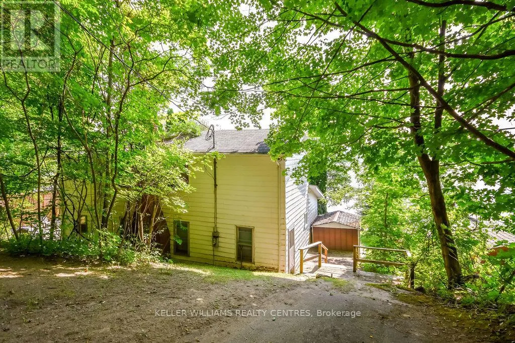 379 CHAMPLAIN ROAD