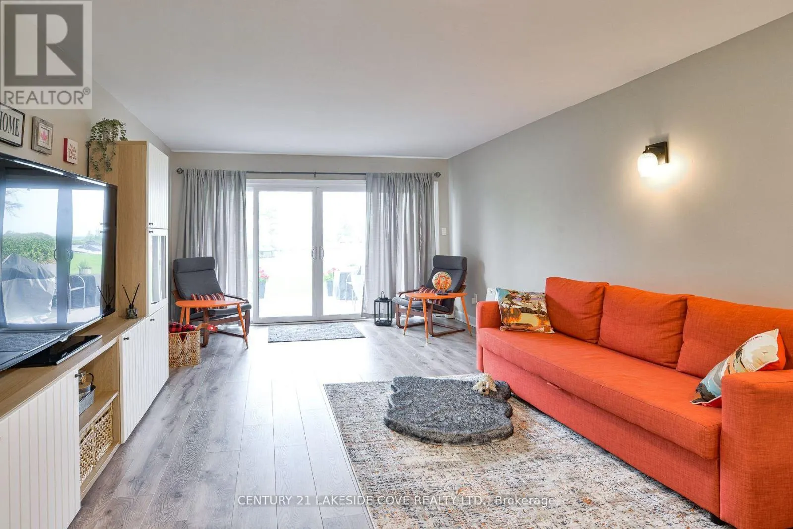 UNIT 14 - 1 PARADISE BOULEVARD