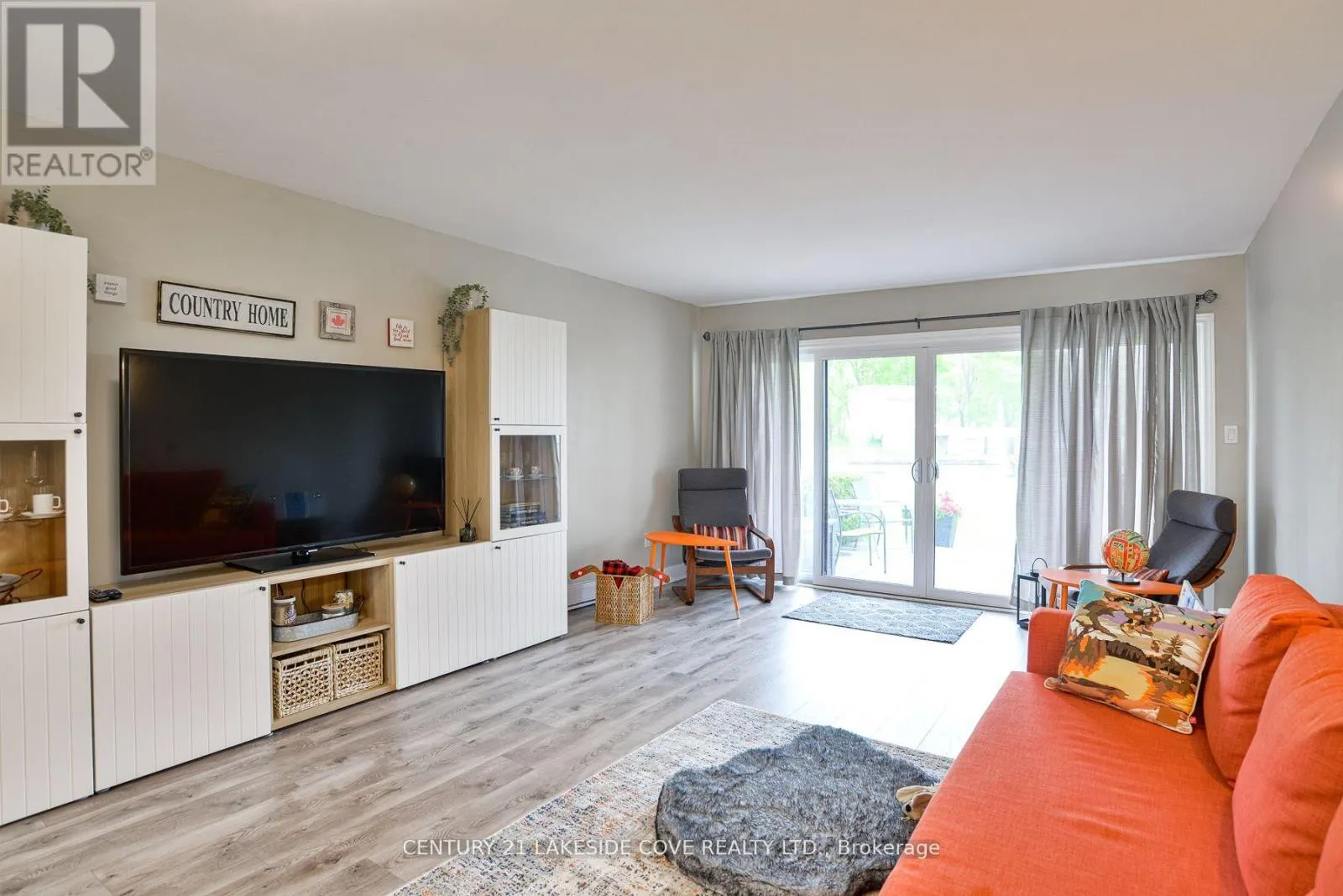 UNIT 14 - 1 PARADISE BOULEVARD