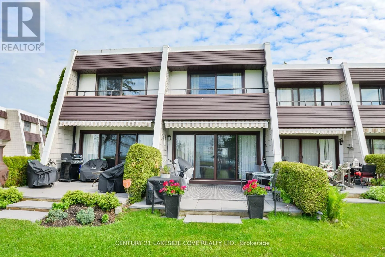 UNIT 14 - 1 PARADISE BOULEVARD