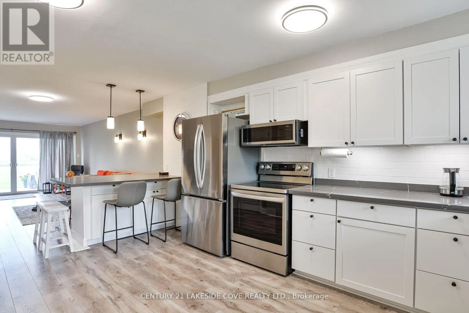 UNIT 14 - 1 PARADISE BOULEVARD