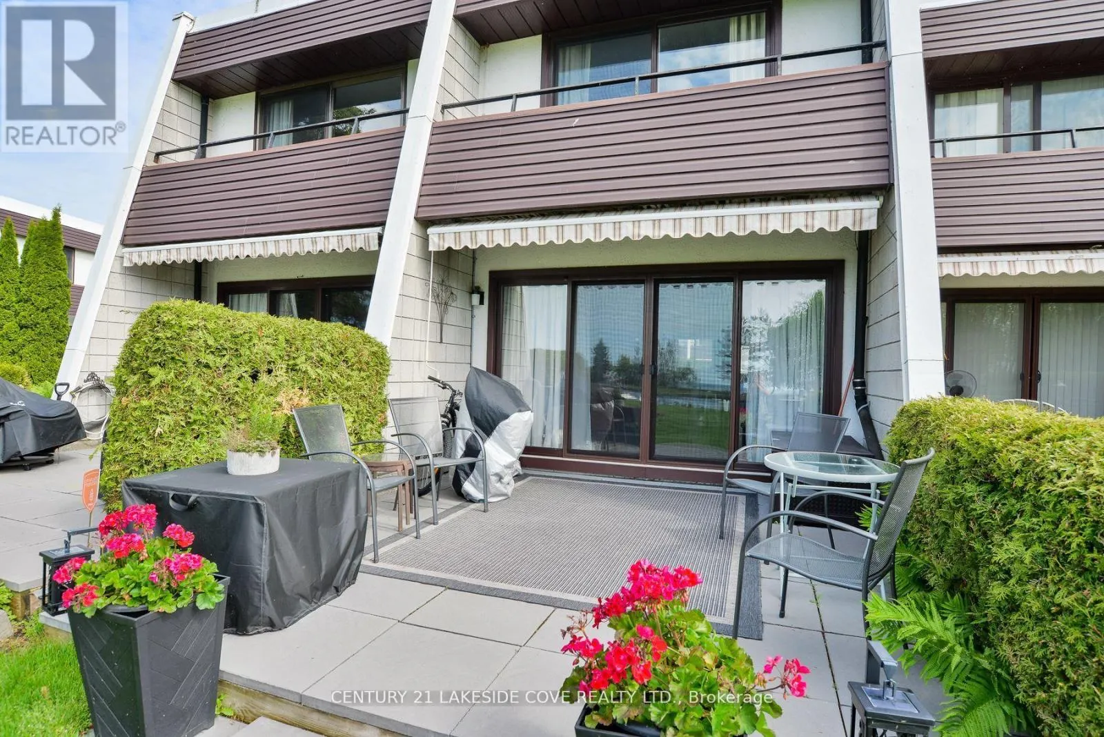 UNIT 14 - 1 PARADISE BOULEVARD