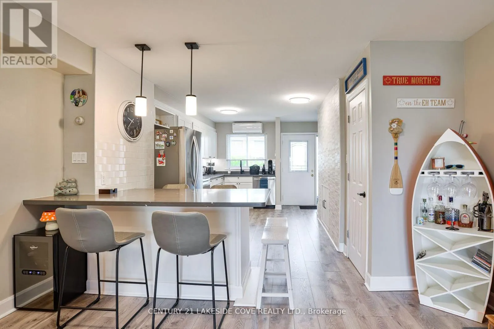 UNIT 14 - 1 PARADISE BOULEVARD