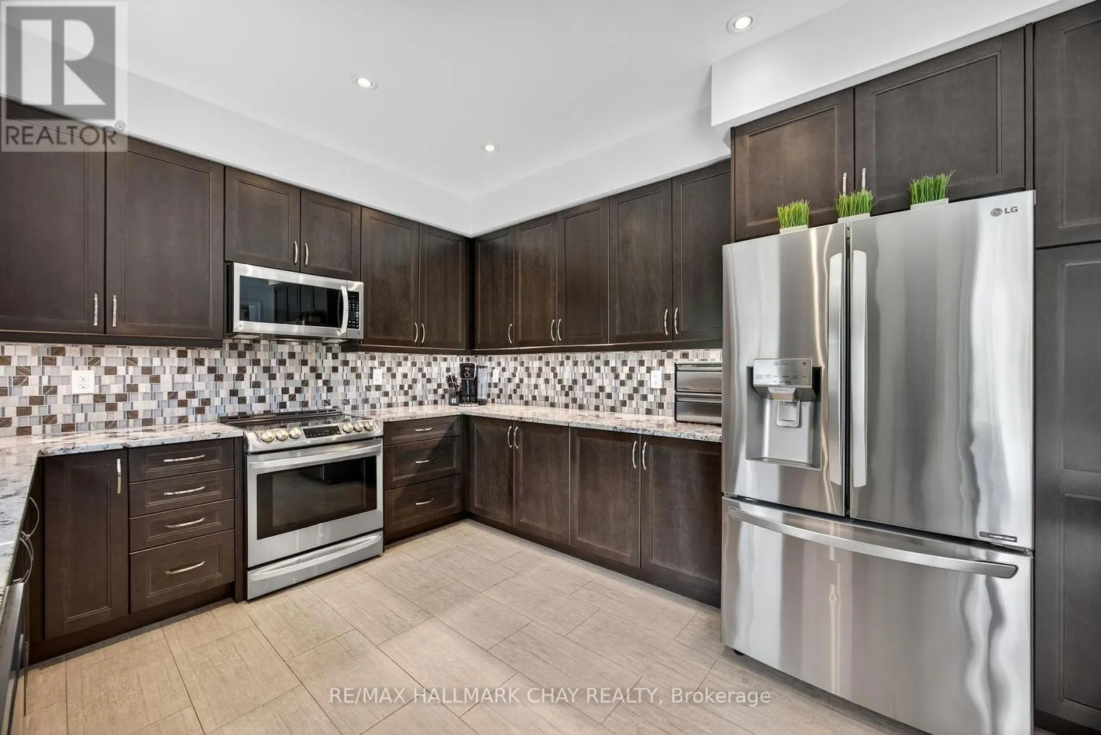 41 LANDSCAPE DRIVE
