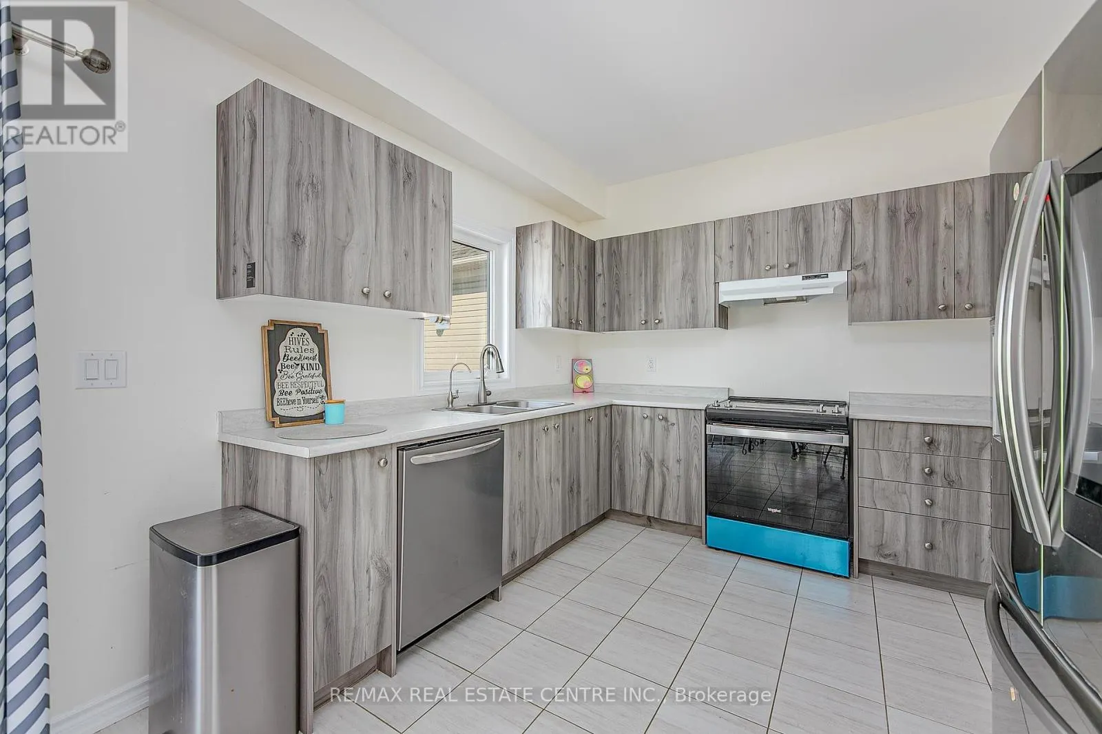 58 ATLANTIS DRIVE W
