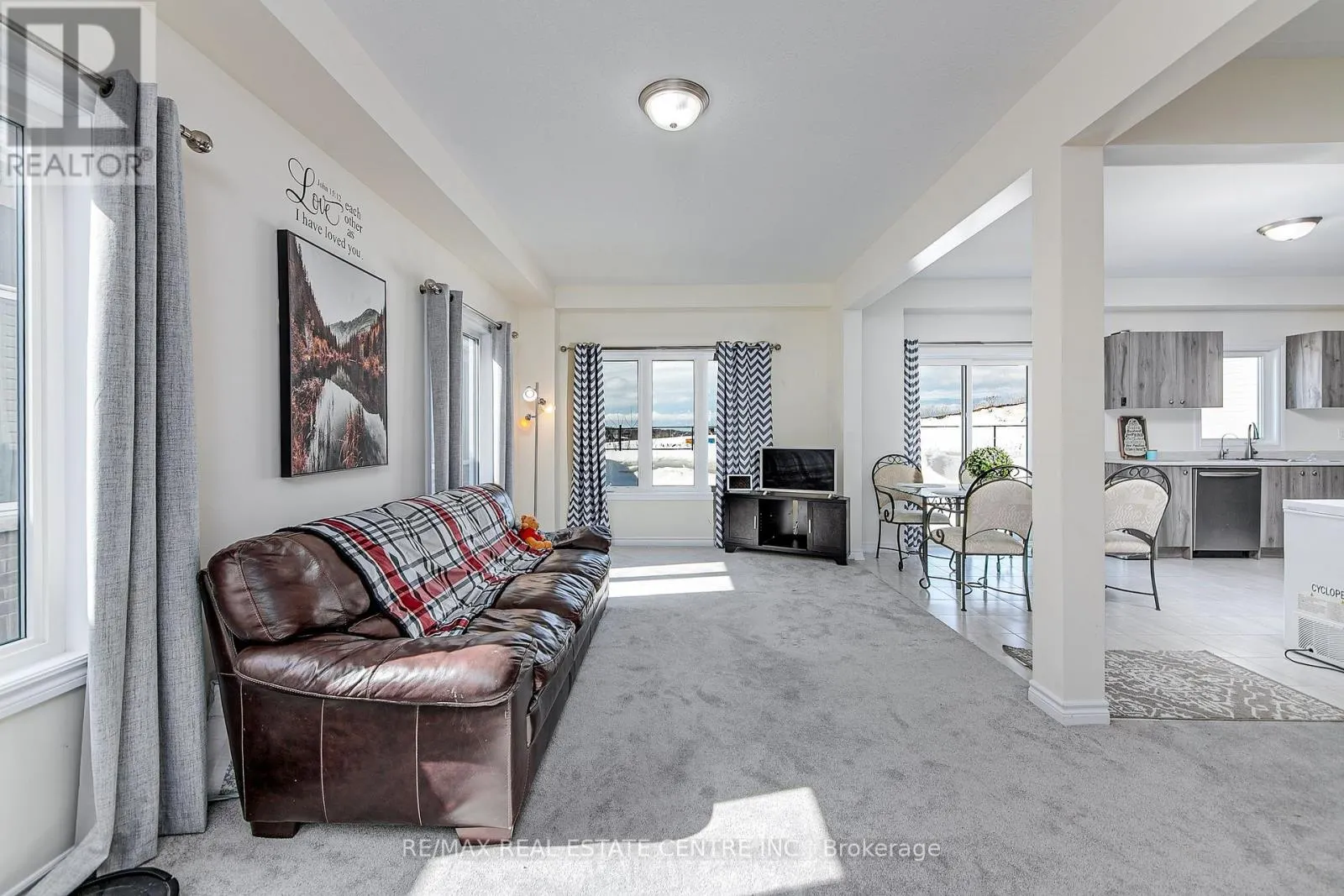 58 ATLANTIS DRIVE W