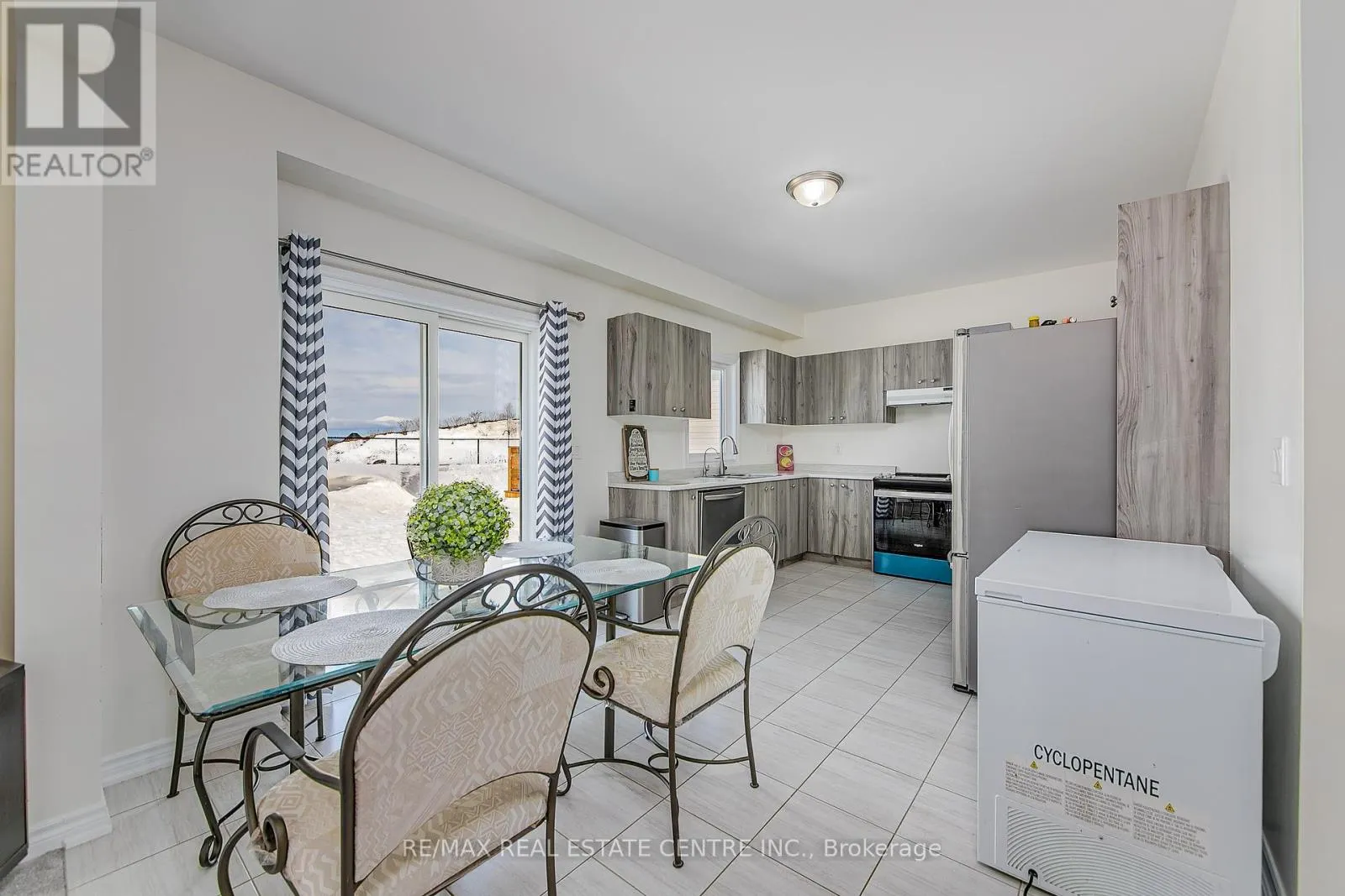 58 ATLANTIS DRIVE W