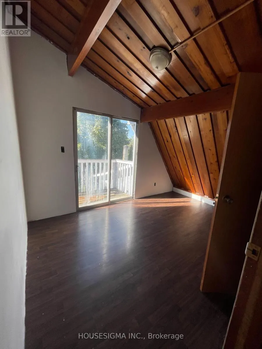 13 BAYVIEW AVENUE