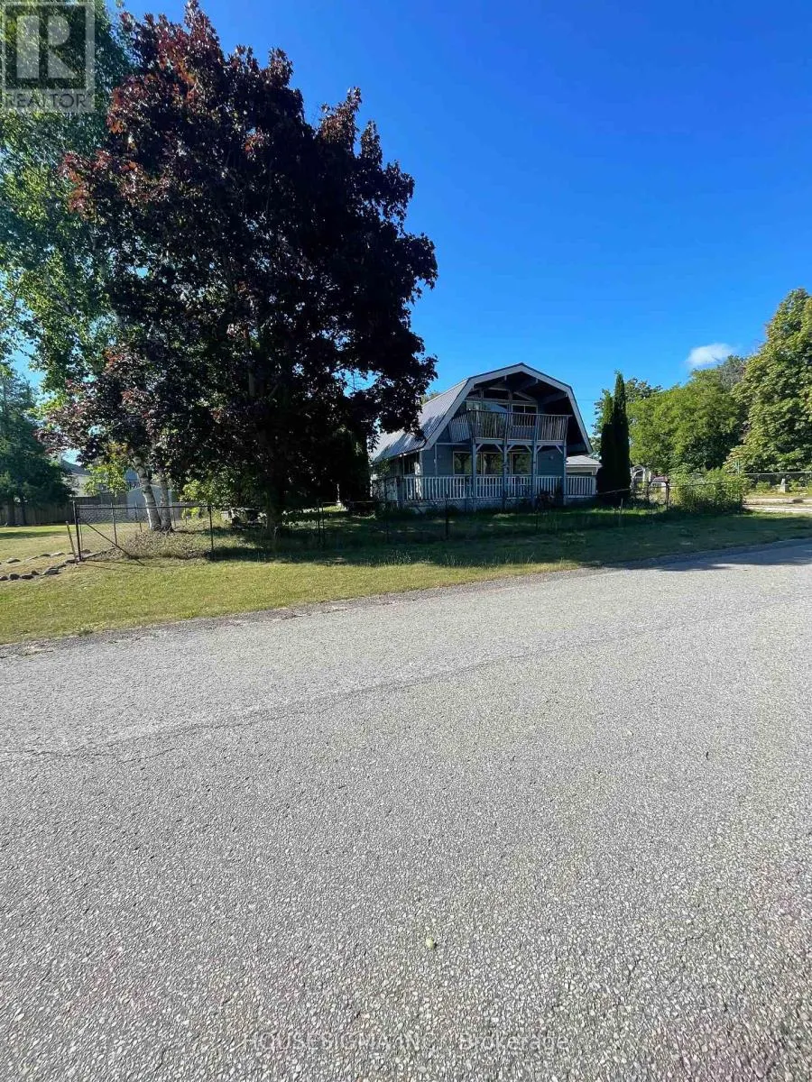 13 BAYVIEW AVENUE
