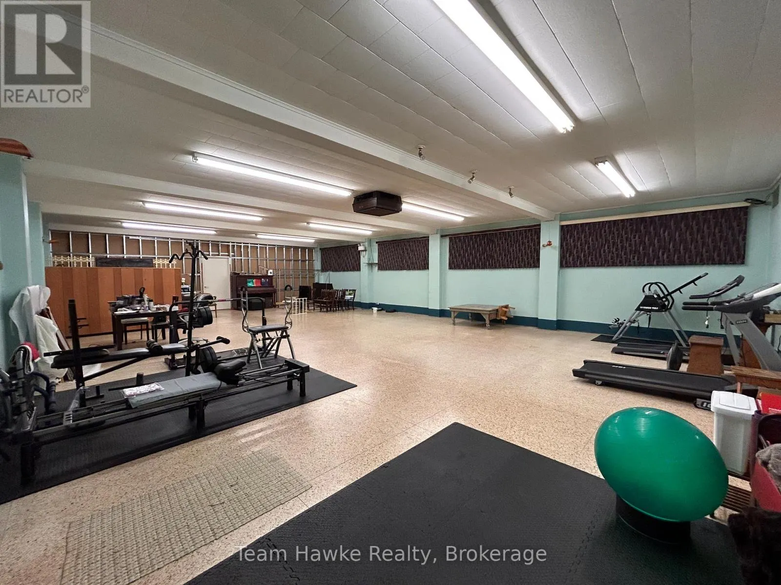 MAIN FLOOR - 518 DOMINION AVENUE, #Main Floor