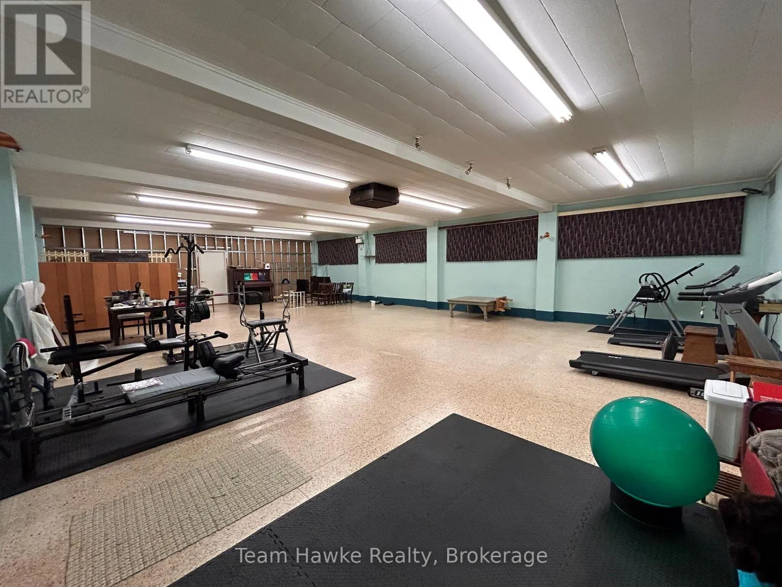 MAIN FLOOR - 518 DOMINION AVENUE, #Main Floor