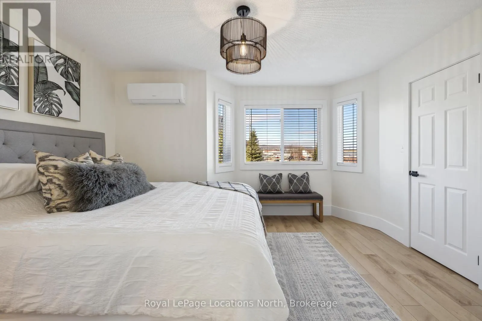16 - 15 WATTS CRESCENT, #16