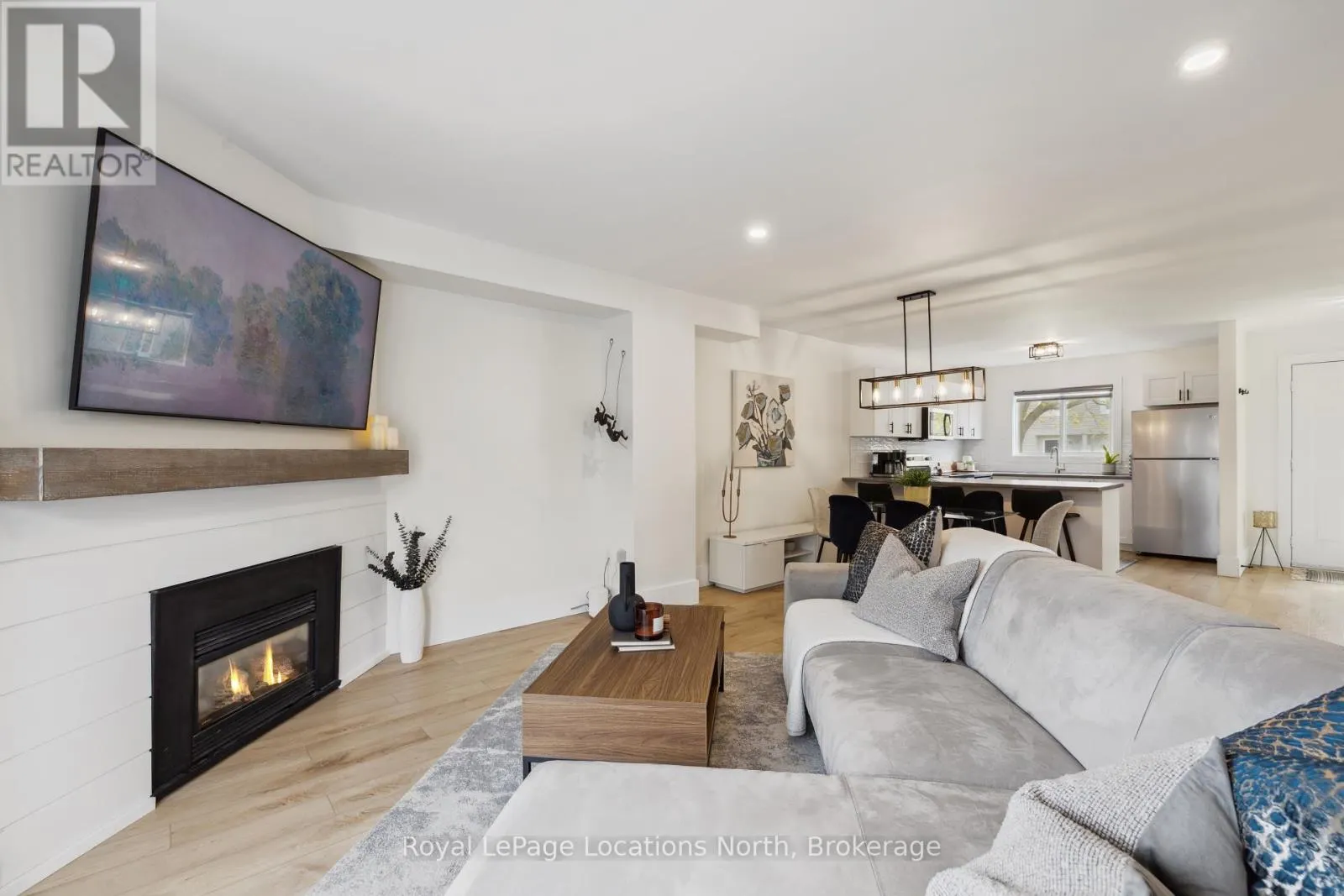 16 - 15 WATTS CRESCENT, #16