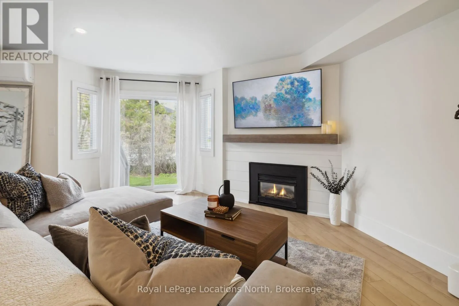 16 - 15 WATTS CRESCENT, #16