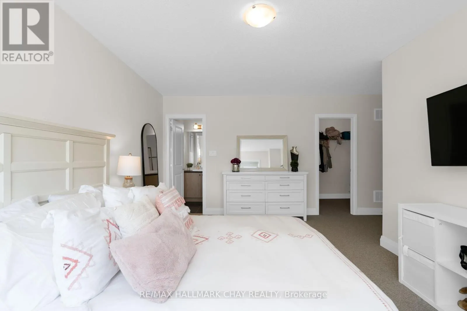 43 CALYPSO AVENUE