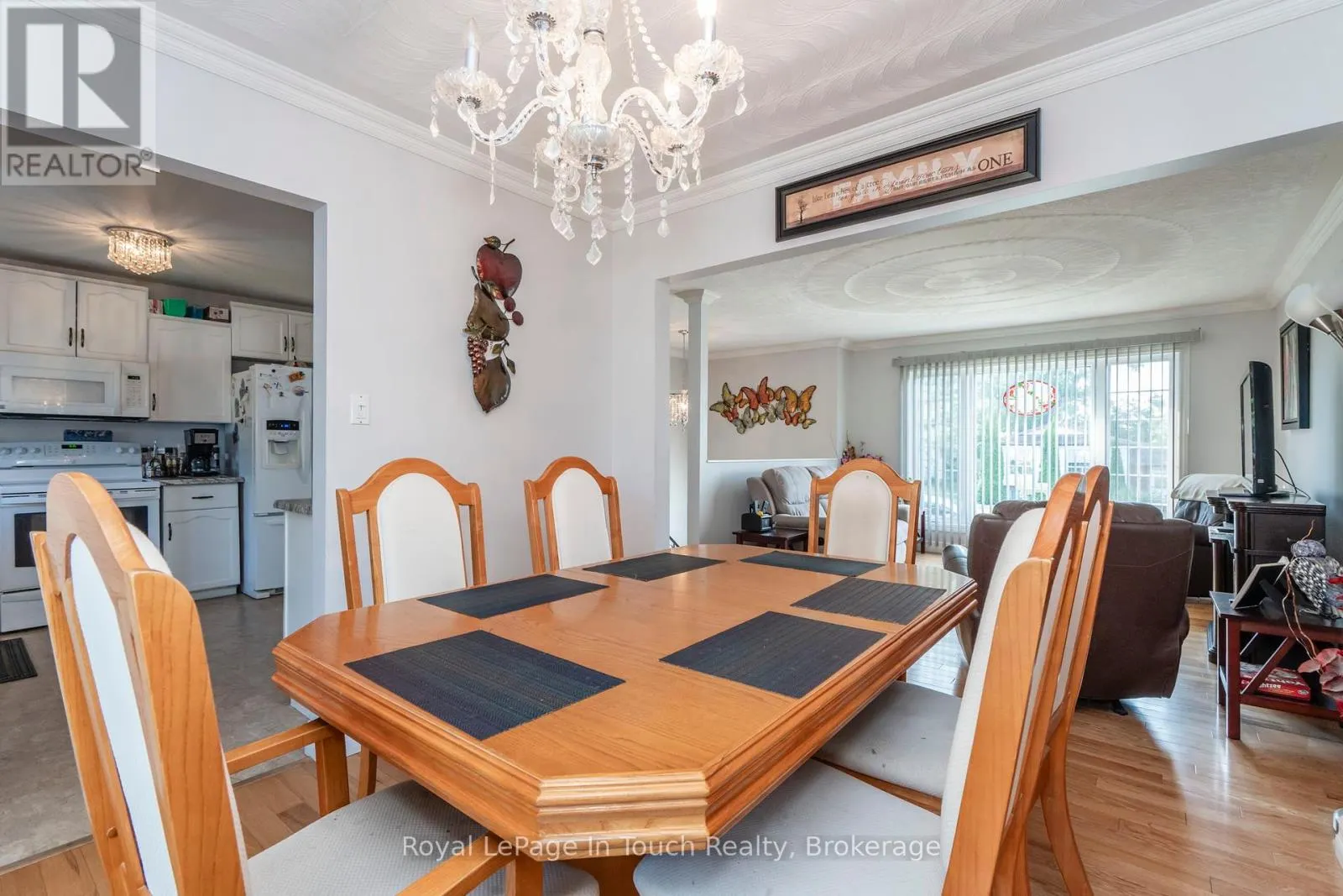 32 BRIDLE ROAD