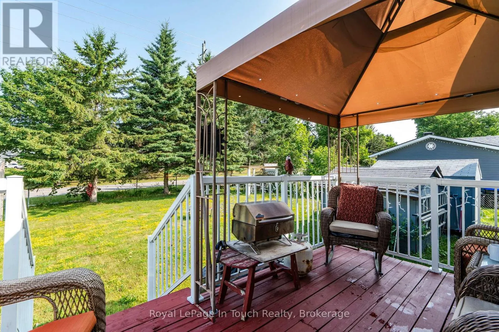32 BRIDLE ROAD