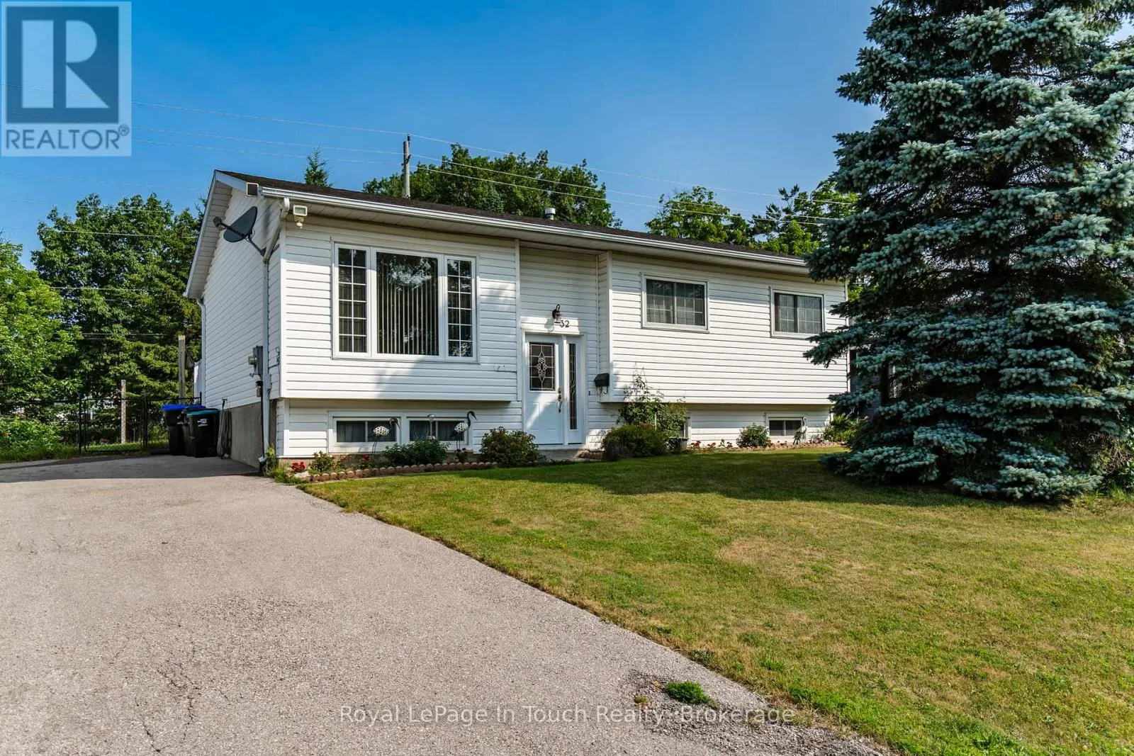 32 BRIDLE ROAD