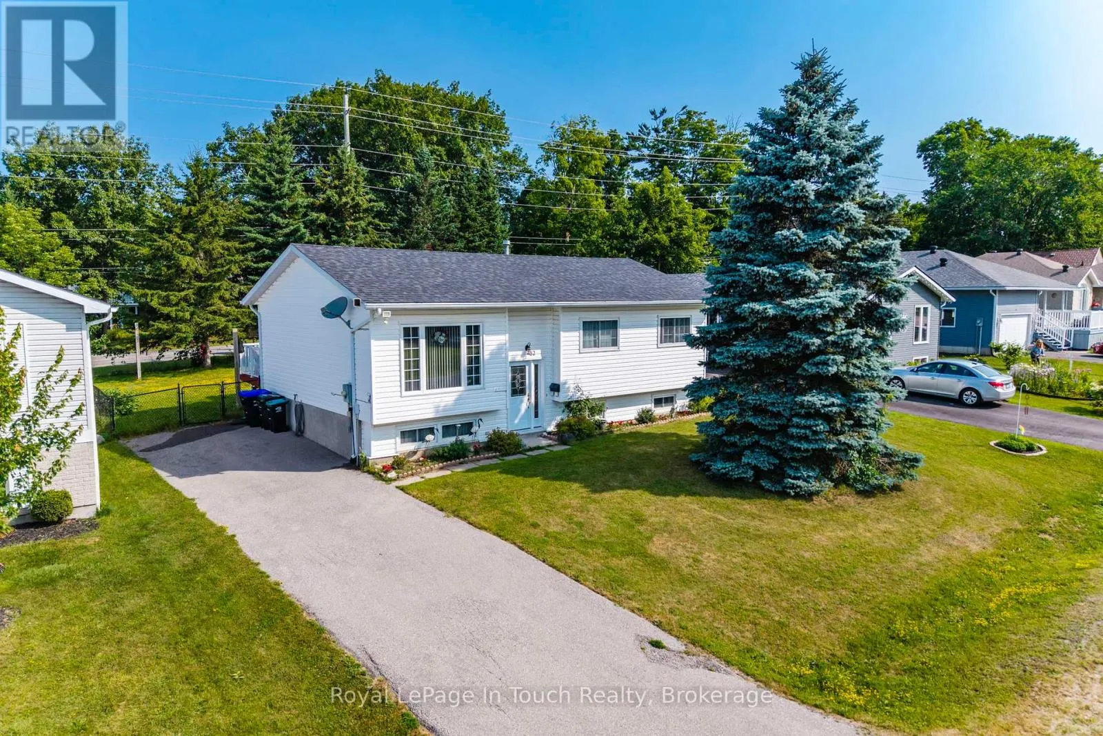 32 BRIDLE ROAD