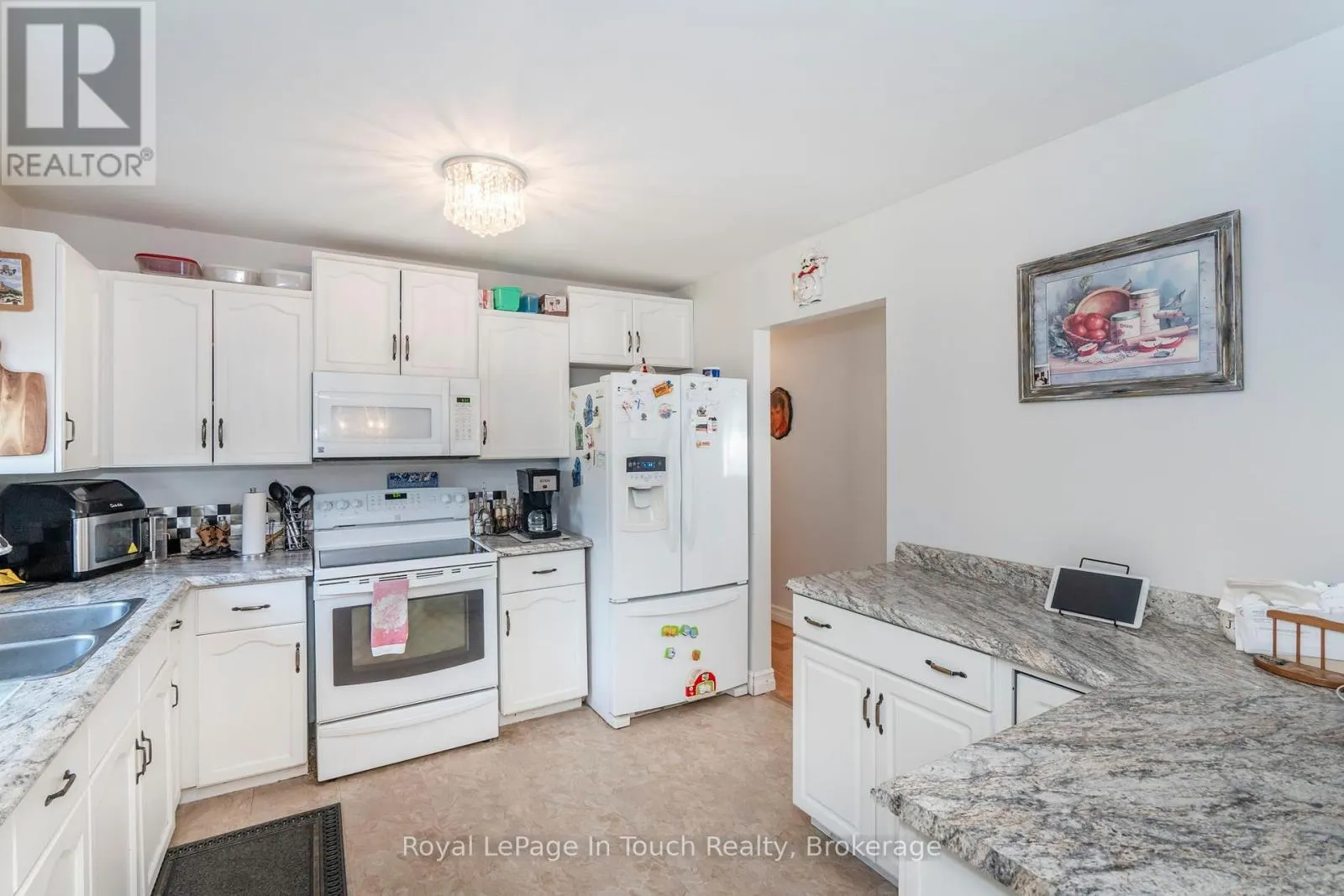 32 BRIDLE ROAD