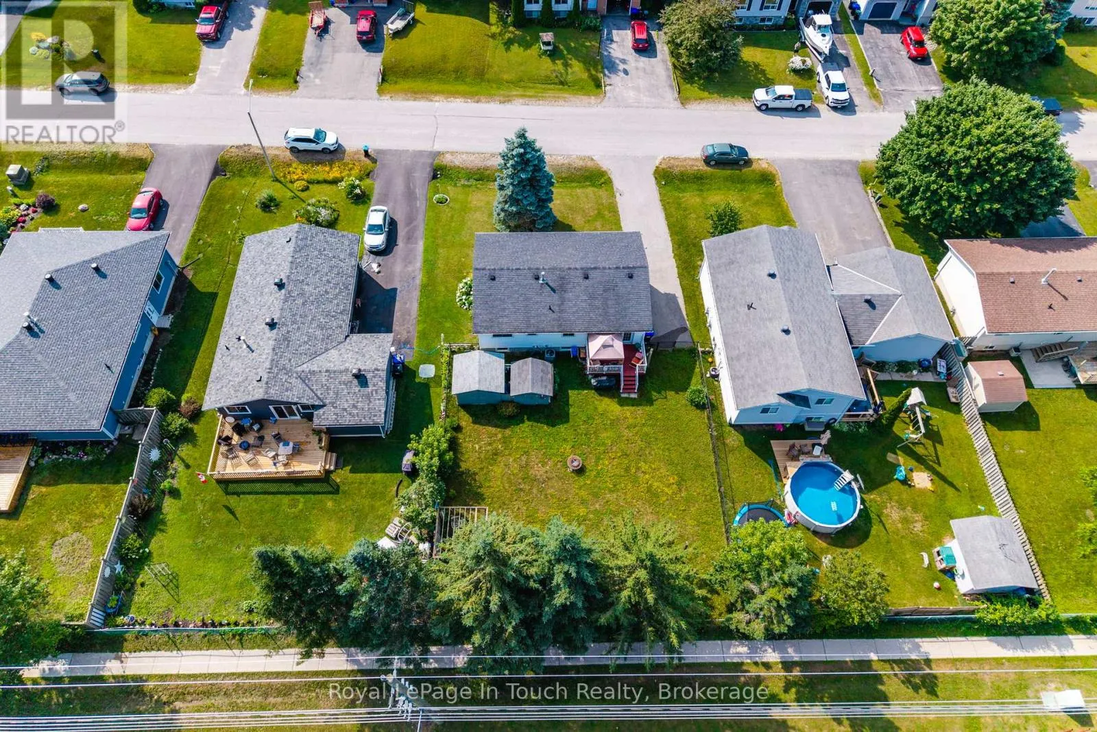 32 BRIDLE ROAD