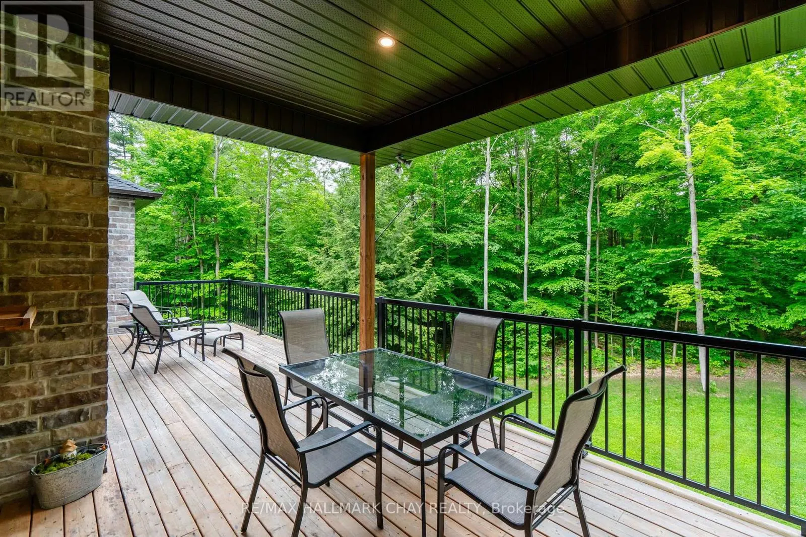 2 TIMBERLAND COURT S
