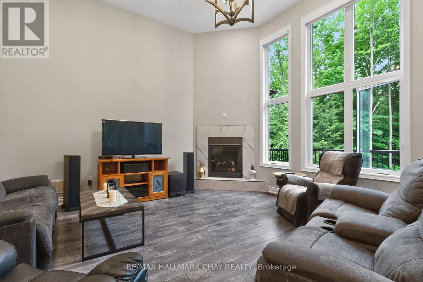 2 TIMBERLAND COURT S