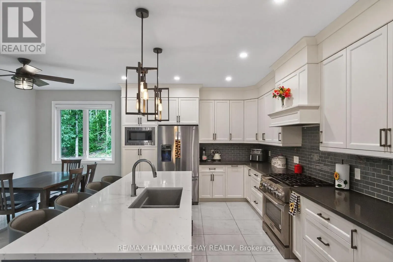 2 TIMBERLAND COURT S