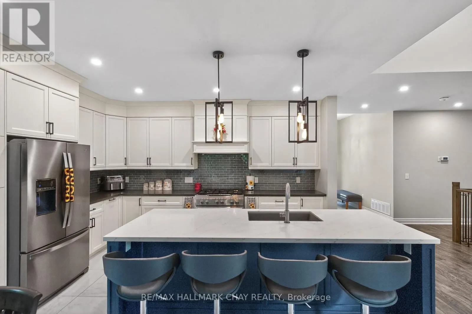 2 TIMBERLAND COURT S