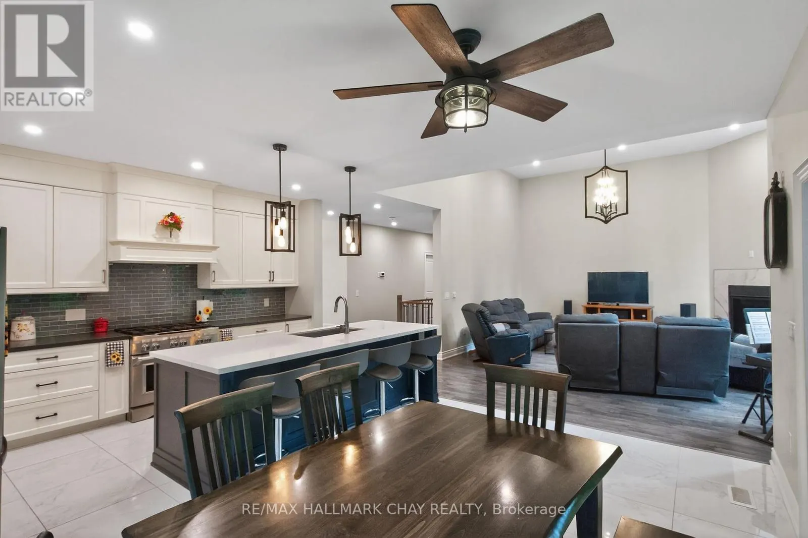 2 TIMBERLAND COURT S