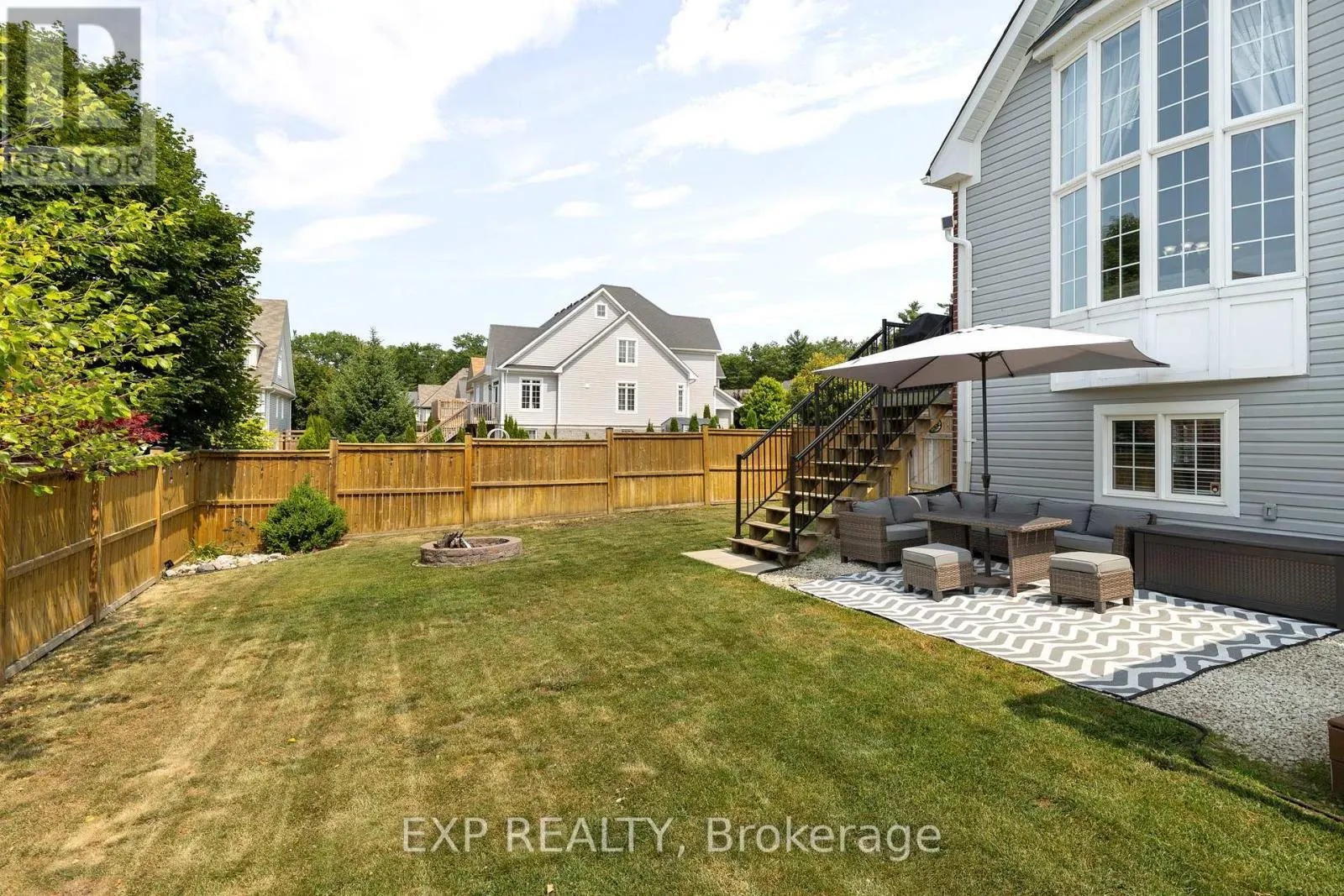 105 WHITE SANDS WAY