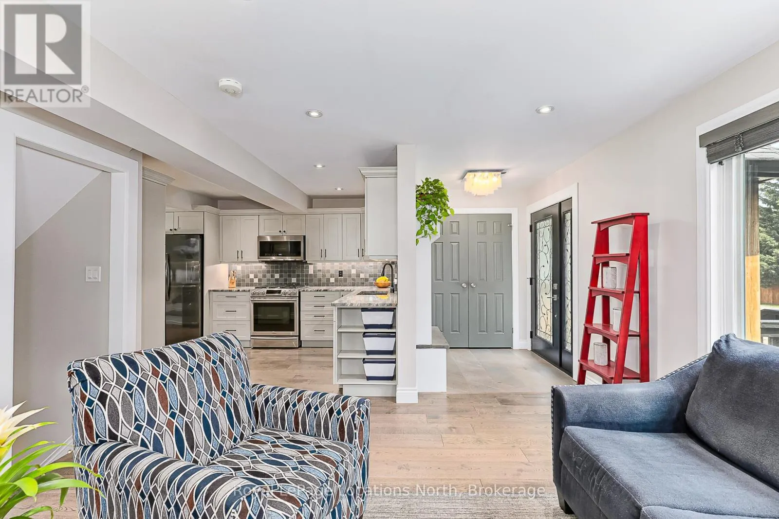 434 OAK STREET