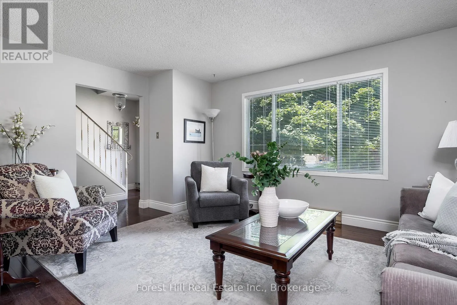10 LESLIE DRIVE
