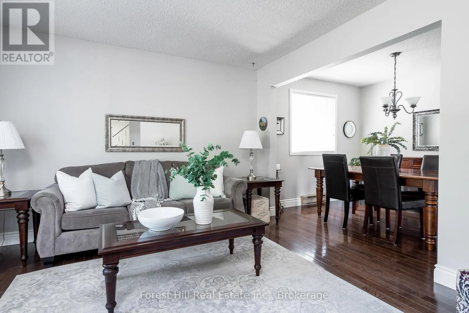 10 LESLIE DRIVE