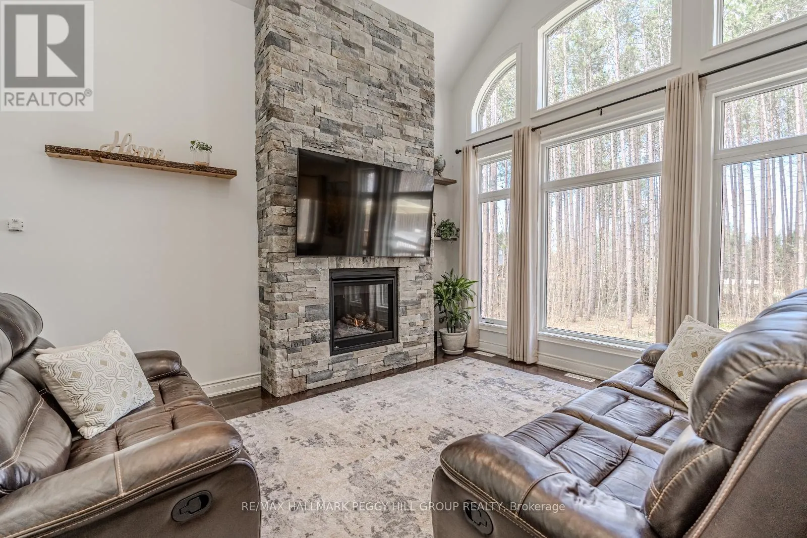 38 WINDERMERE CIRCLE
