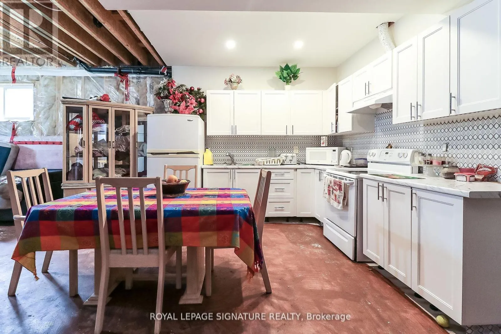 48 ALLEGRA DRIVE
