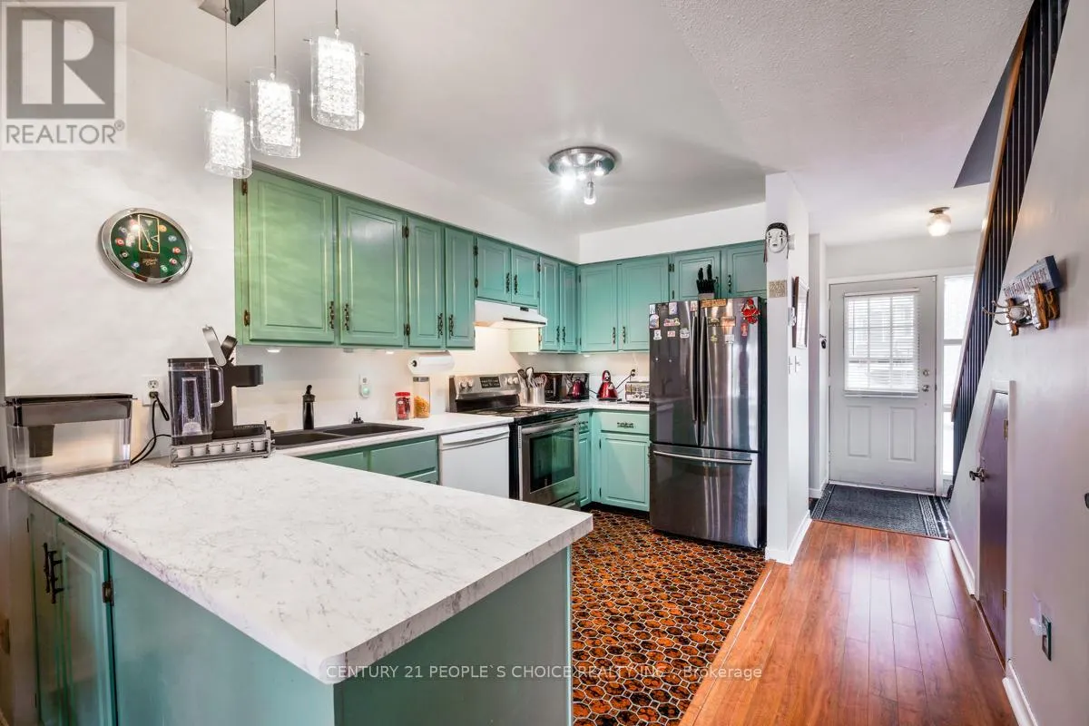 3 - 4 PARADISE BOULEVARD