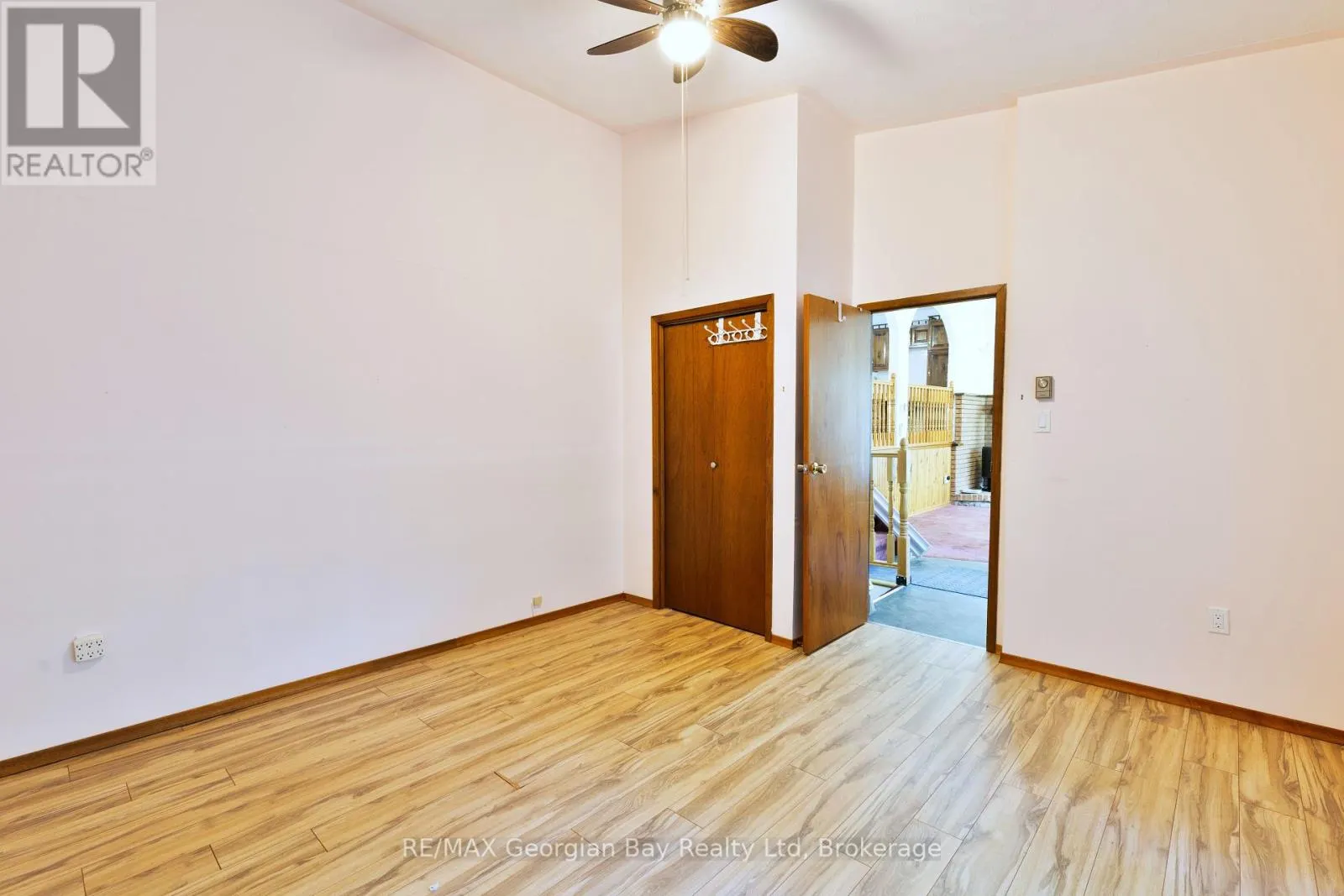 2284 CHAMPLAIN ROAD