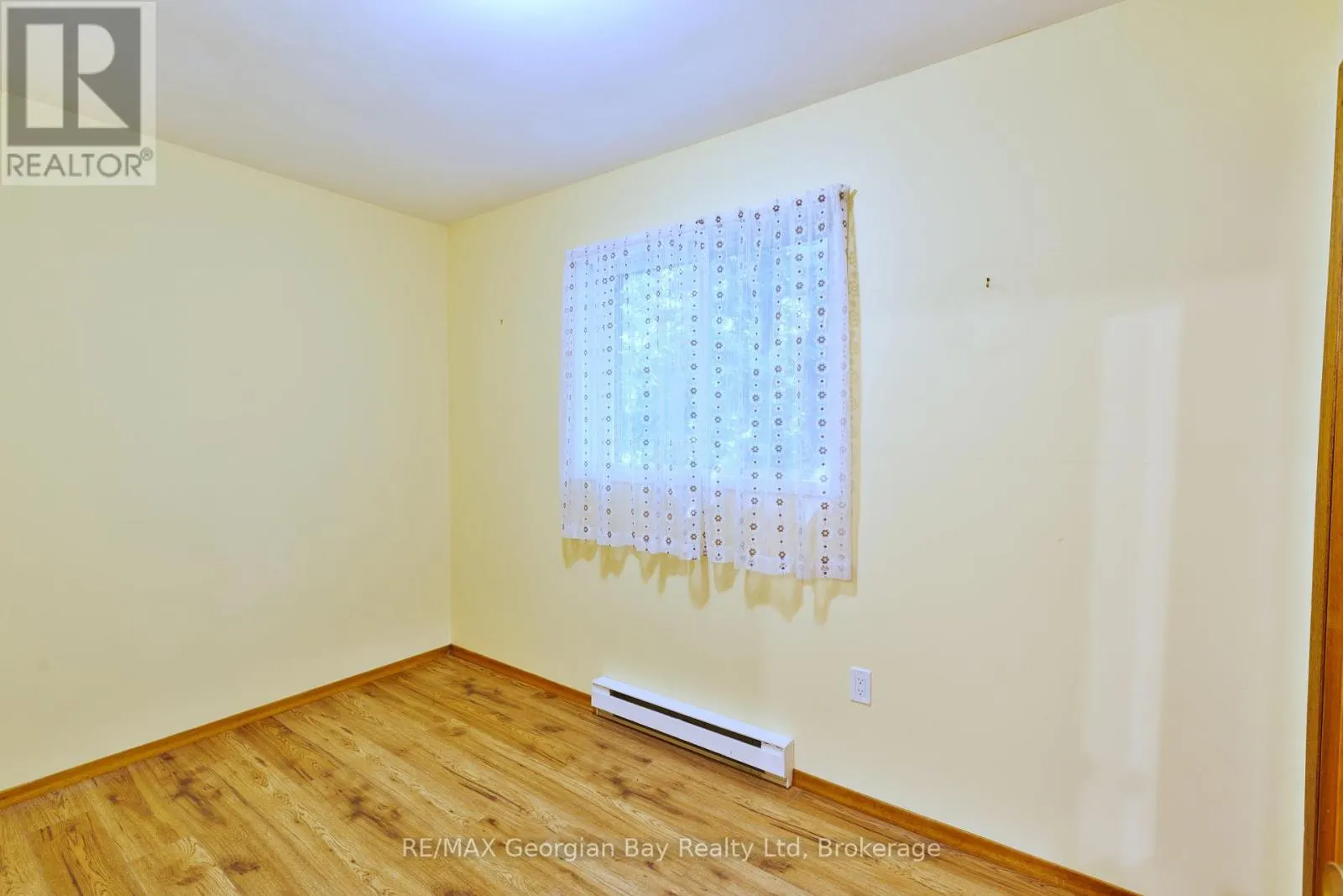 2284 CHAMPLAIN ROAD
