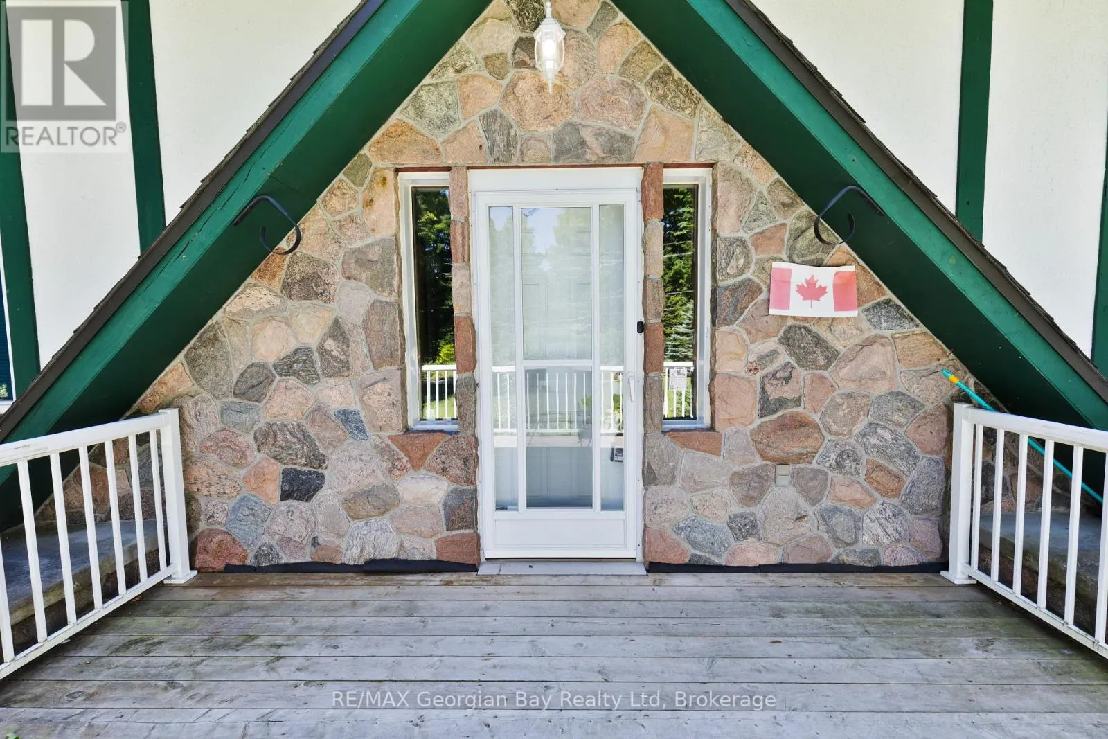 2284 CHAMPLAIN ROAD