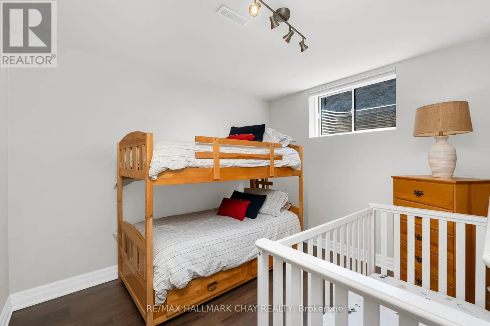 10 BYERS STREET