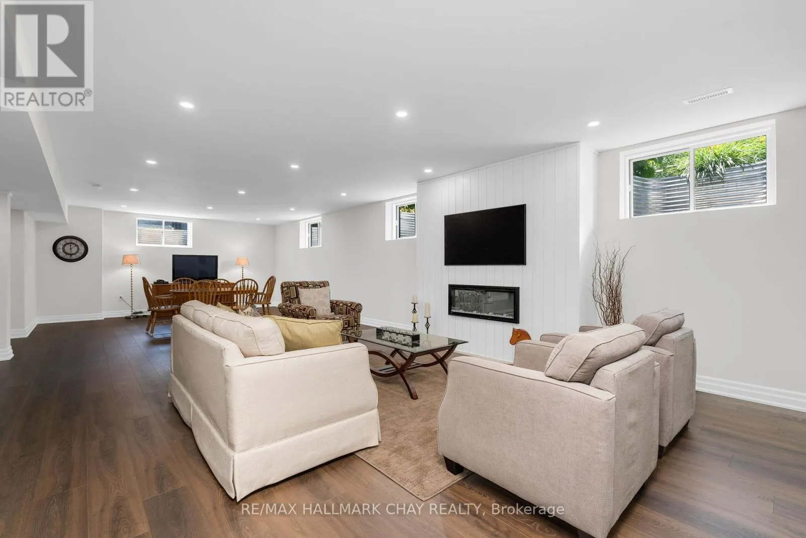 10 BYERS STREET