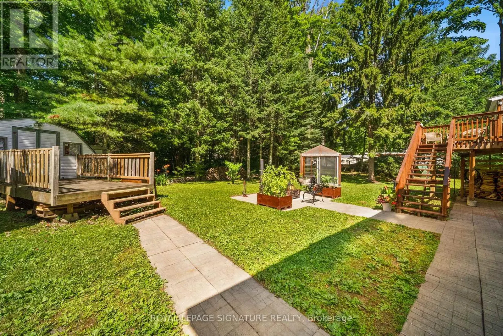 470 PARKVIEW COURT