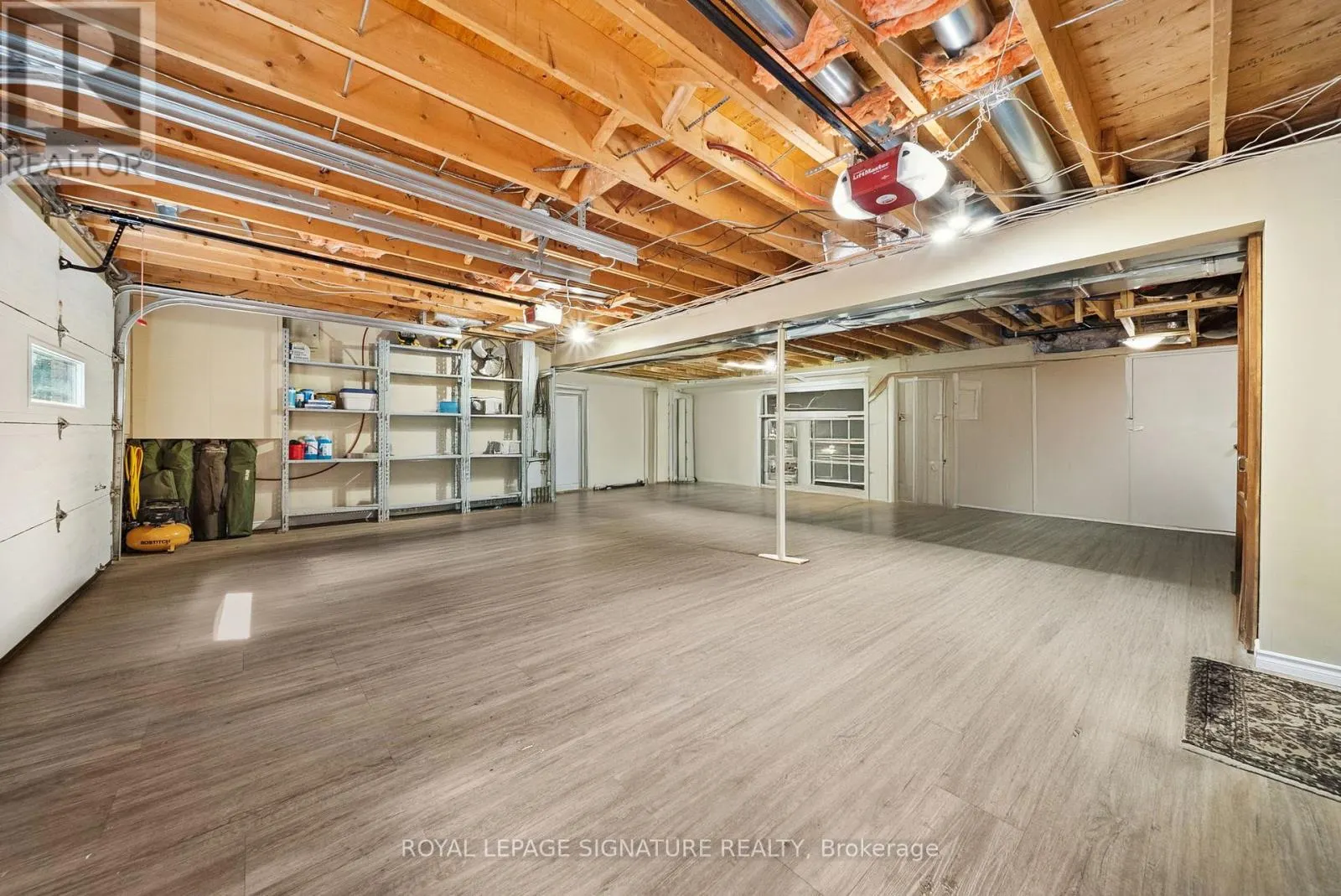470 PARKVIEW COURT