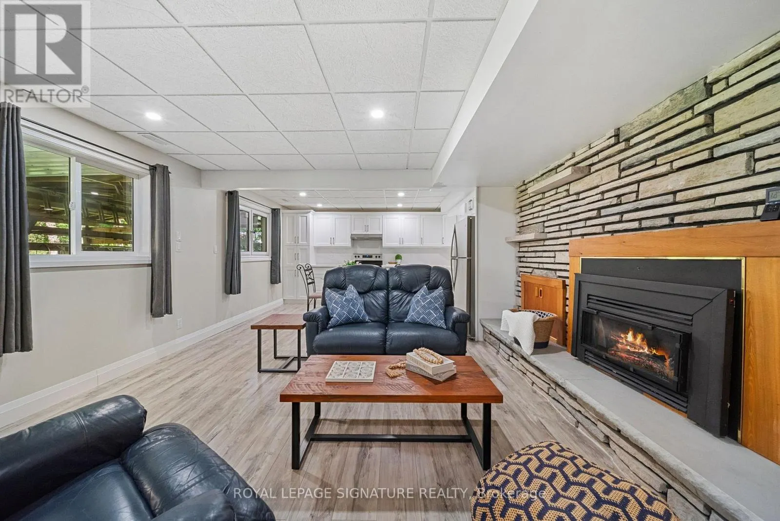 470 PARKVIEW COURT